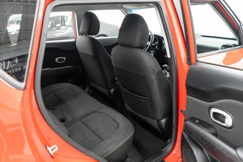 2016 Kia Soul - Image 11 of 12