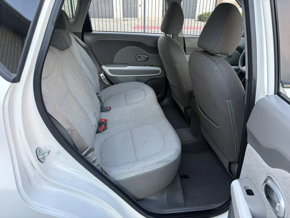2016 Kia Soul - Image 18 of 24