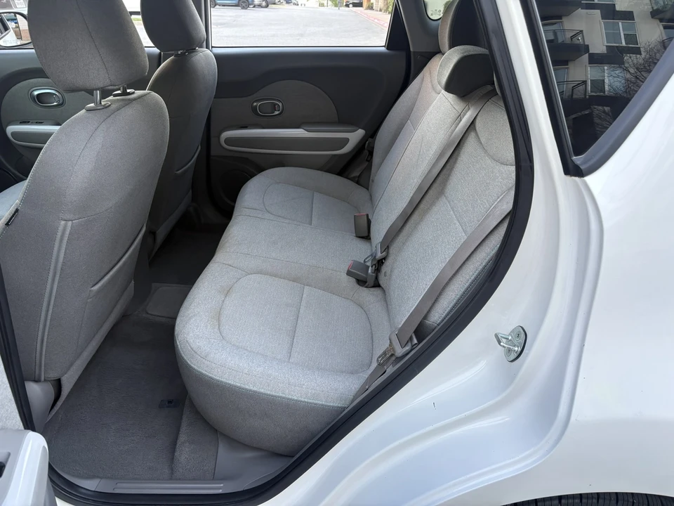 2016 Kia Soul - Image 19 of 24