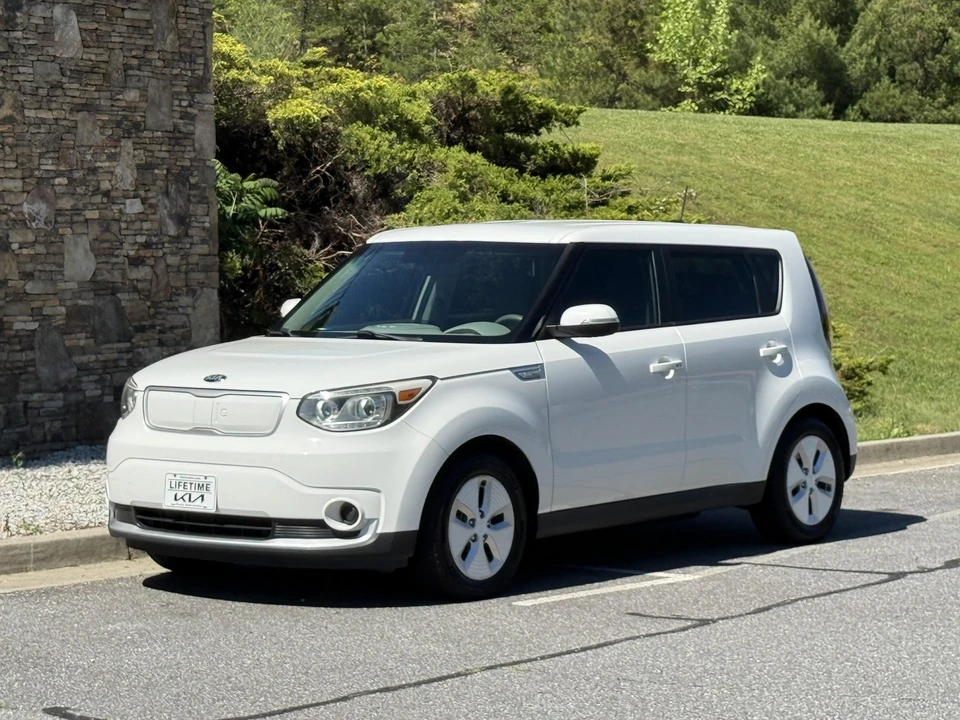 2016 Kia Soul - Image 9 of 31