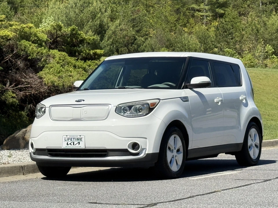 2016 Kia Soul - Image 8 of 31