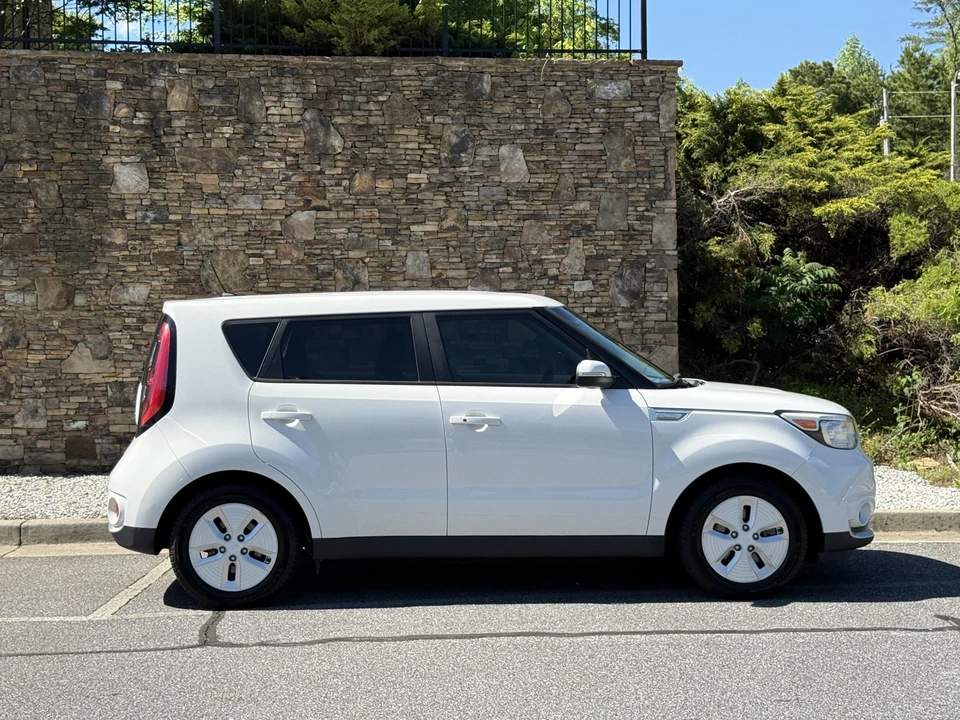 2016 Kia Soul - Image 17 of 31