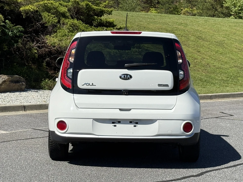 2016 Kia Soul - Image 13 of 31