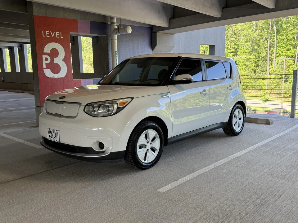 2016 Kia Soul - Image 23 of 31