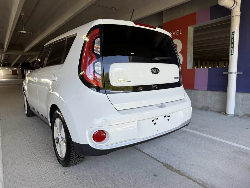 2016 Kia Soul - Image 26 of 31