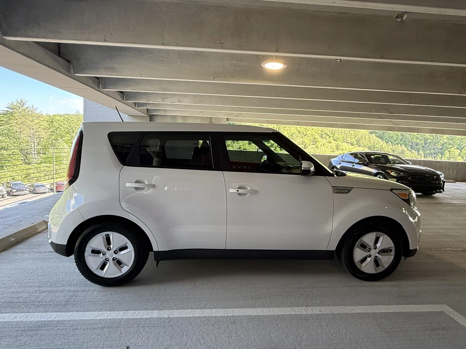 2016 Kia Soul - Image 18 of 31