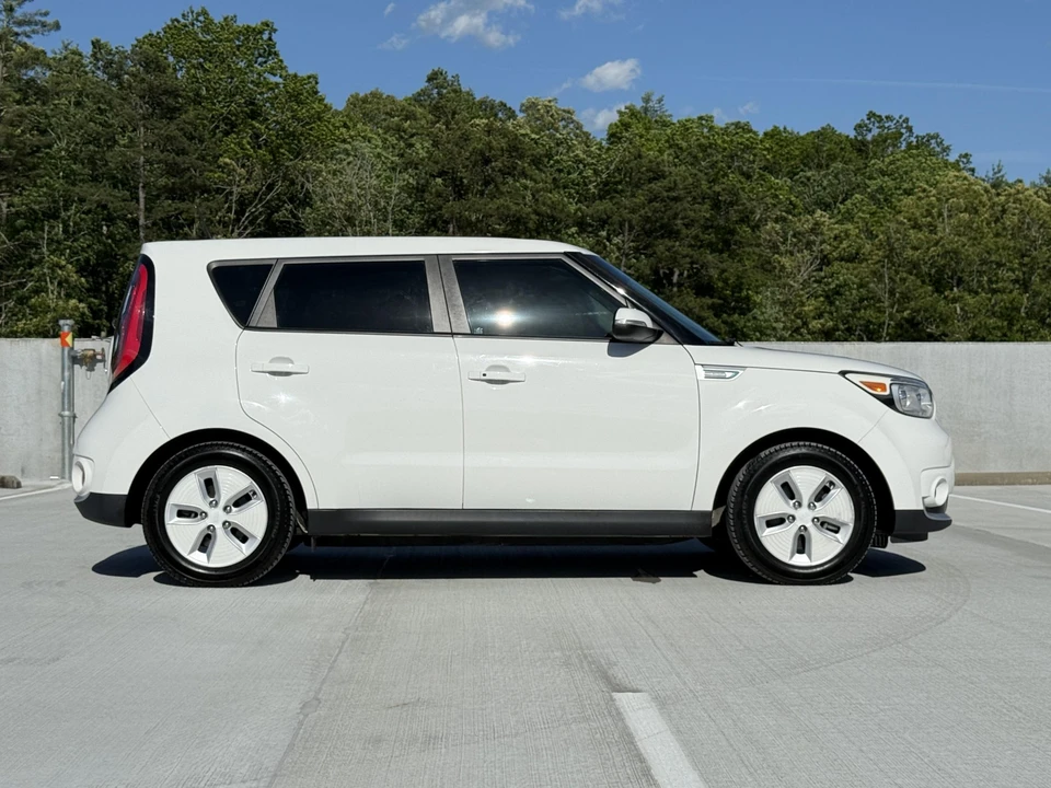 2016 Kia Soul - Image 16 of 31