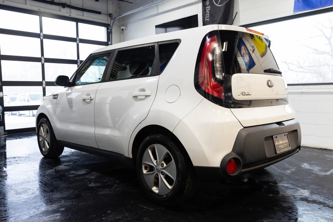2016 Kia Soul - Image 9 of 21