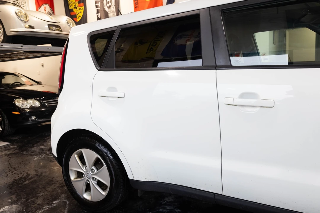 2016 Kia Soul - Image 12 of 21