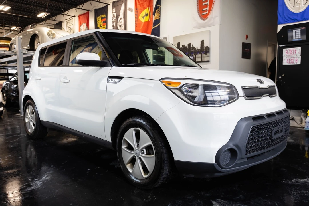 2016 Kia Soul - Image 17 of 21