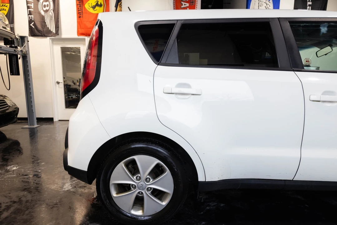 2016 Kia Soul - Image 13 of 21