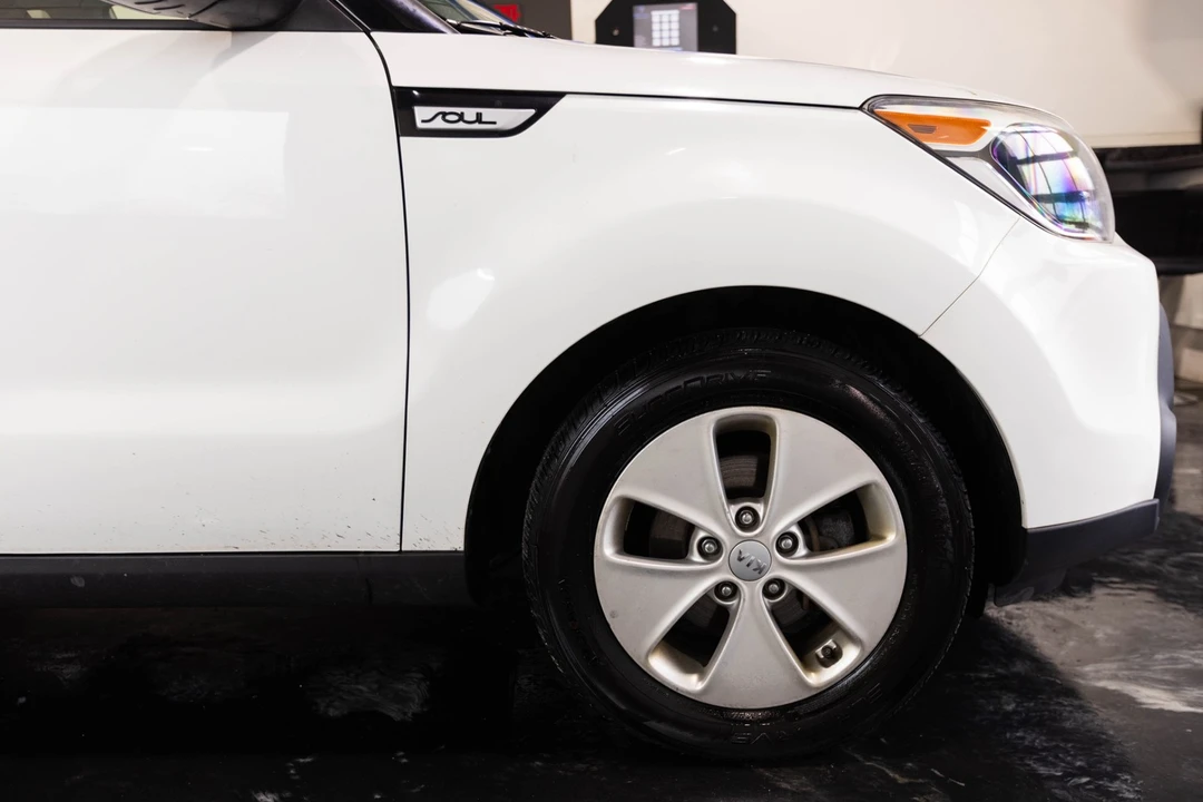 2016 Kia Soul - Image 16 of 21