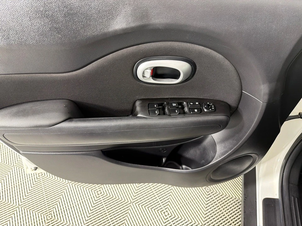 2016 Kia Soul - Image 12 of 12