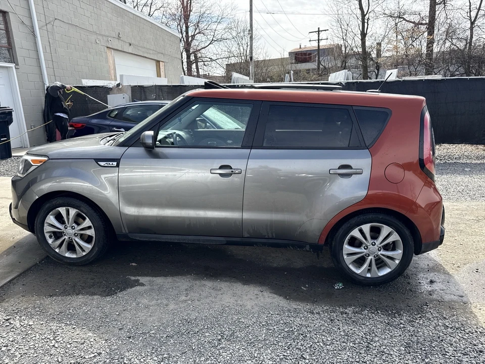 2016 Kia Soul - Image 6 of 17