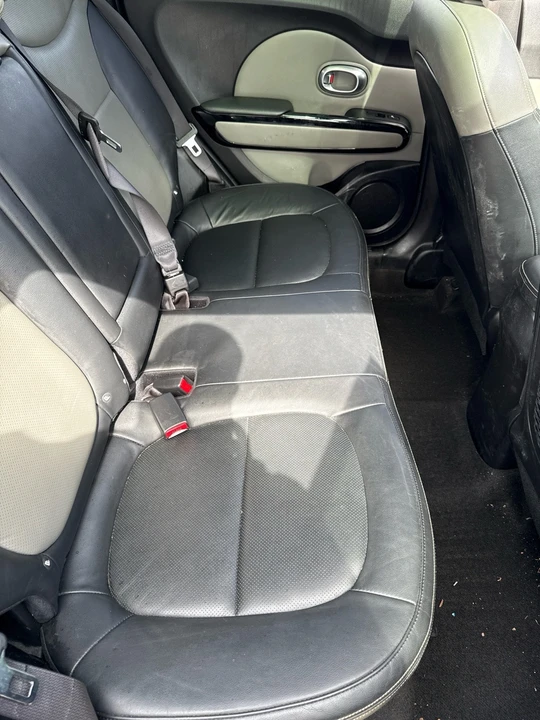 2016 Kia Soul - Image 11 of 17
