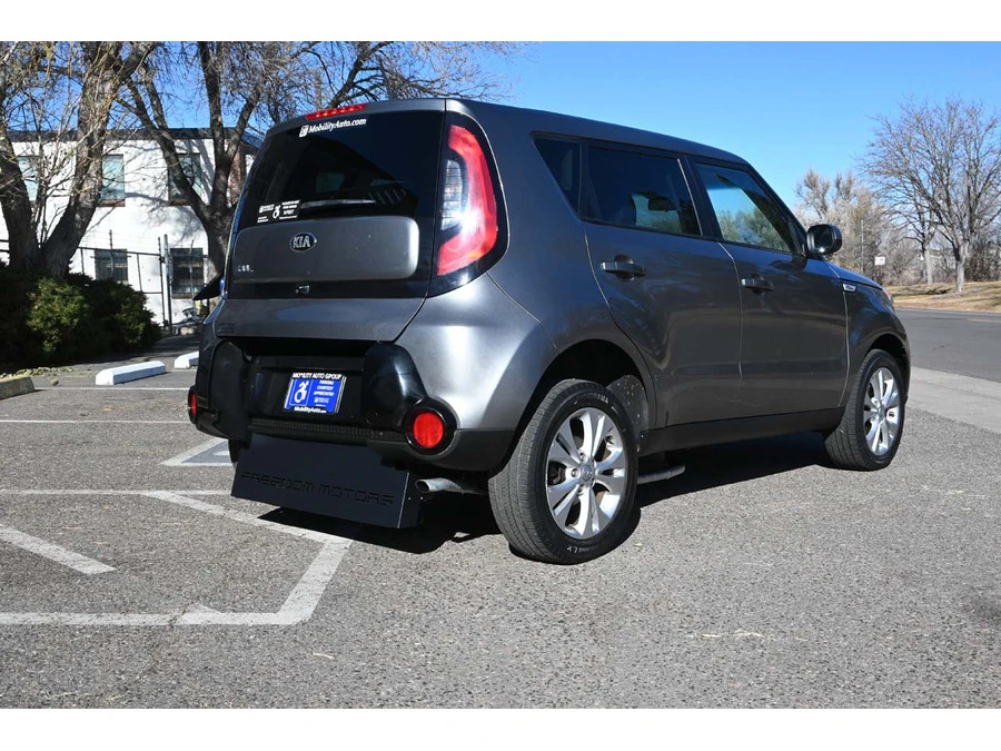 2016 Kia Soul - Image 6 of 12