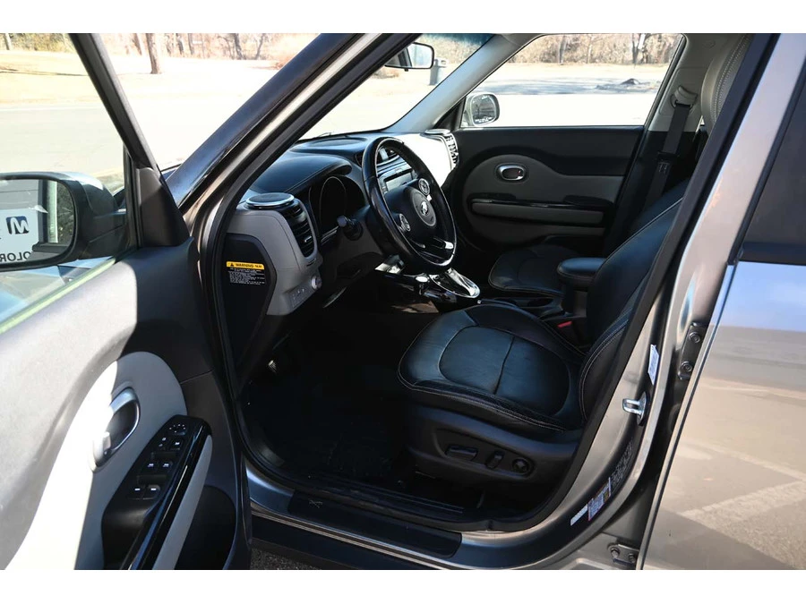 2016 Kia Soul - Image 13 of 21