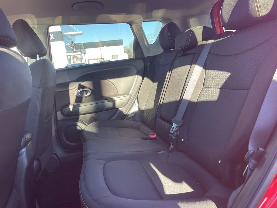 2016 Kia Soul - Image 11 of 21