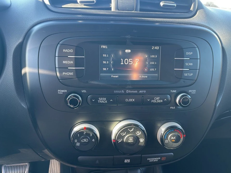 2016 Kia Soul - Image 17 of 21