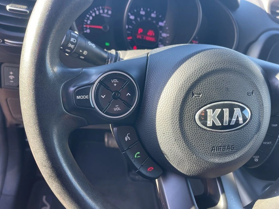 2016 Kia Soul - Image 13 of 21