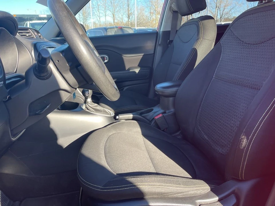 2016 Kia Soul - Image 10 of 21