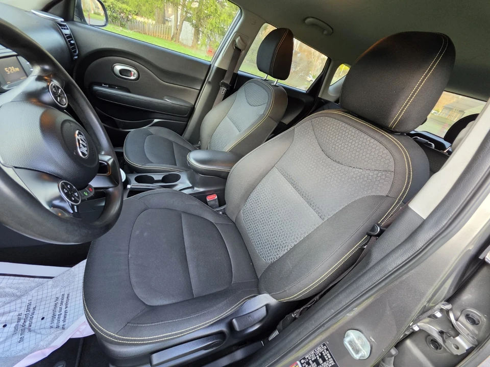 2016 Kia Soul - Image 8 of 10