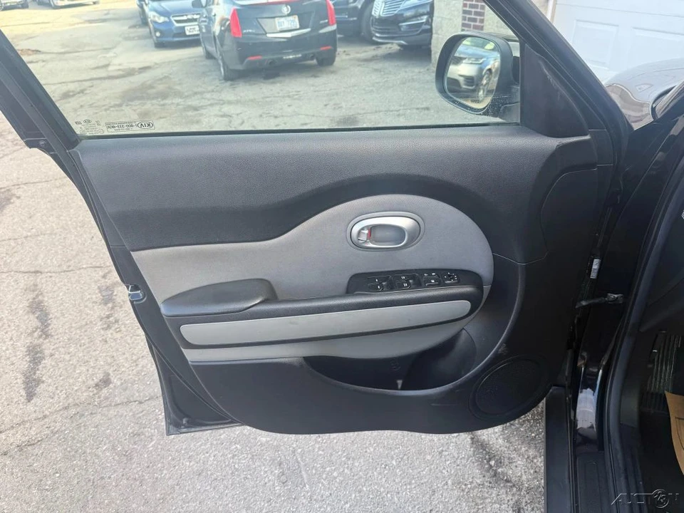2016 Kia Soul - Image 16 of 21