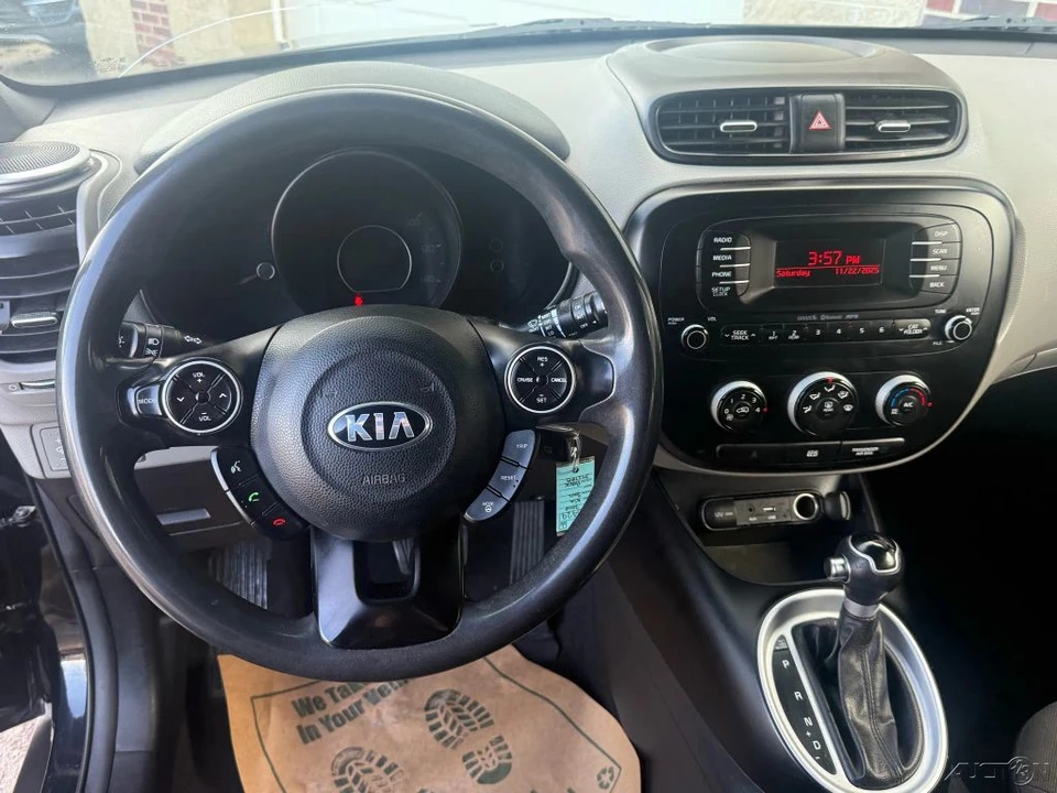 2016 Kia Soul - Image 17 of 21