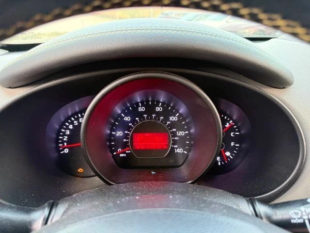 2016 Kia Soul - Image 15 of 18