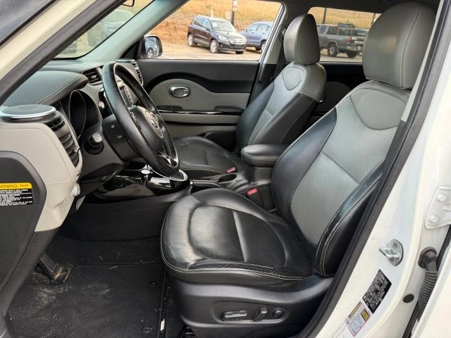 2016 Kia Soul - Image 9 of 18
