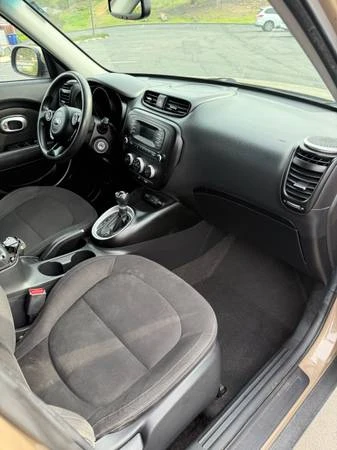 2016 Kia Soul - Image 6 of 11