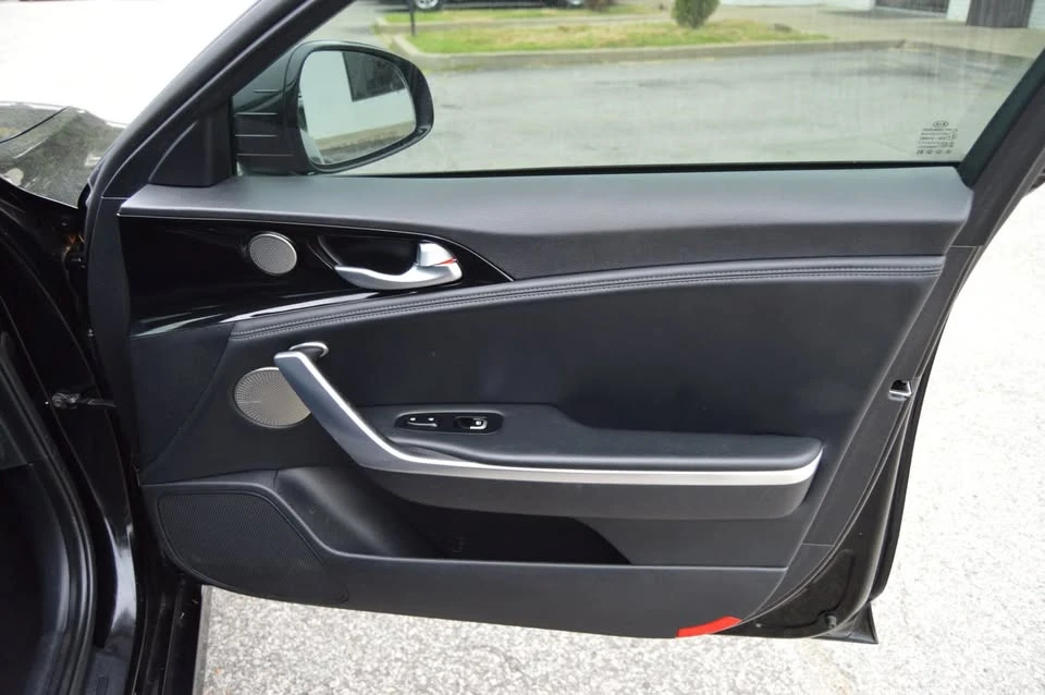 2016 Kia Stinger - Image 14 of 16