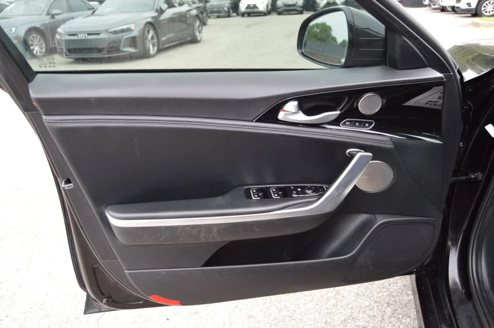 2016 Kia Stinger - Image 12 of 16