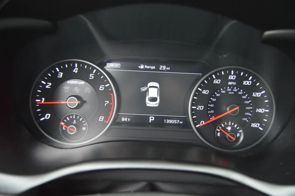 2016 Kia Stinger - Image 8 of 16