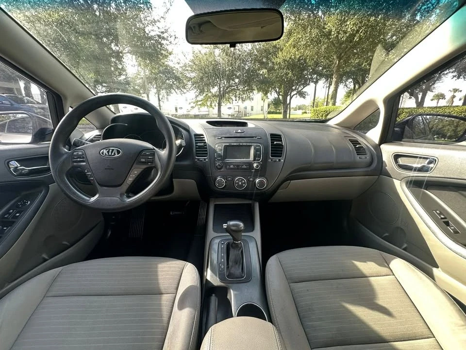 2016 Kia Forte - Image 7 of 10