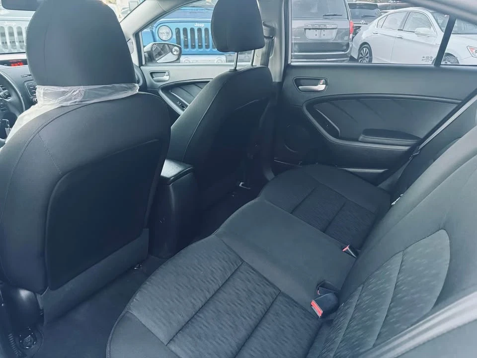 2016 Kia Forte - Image 6 of 13
