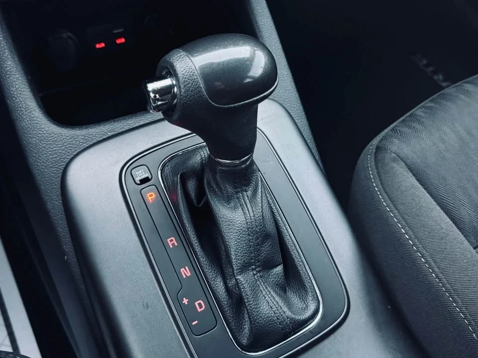 2016 Kia Forte - Image 10 of 13