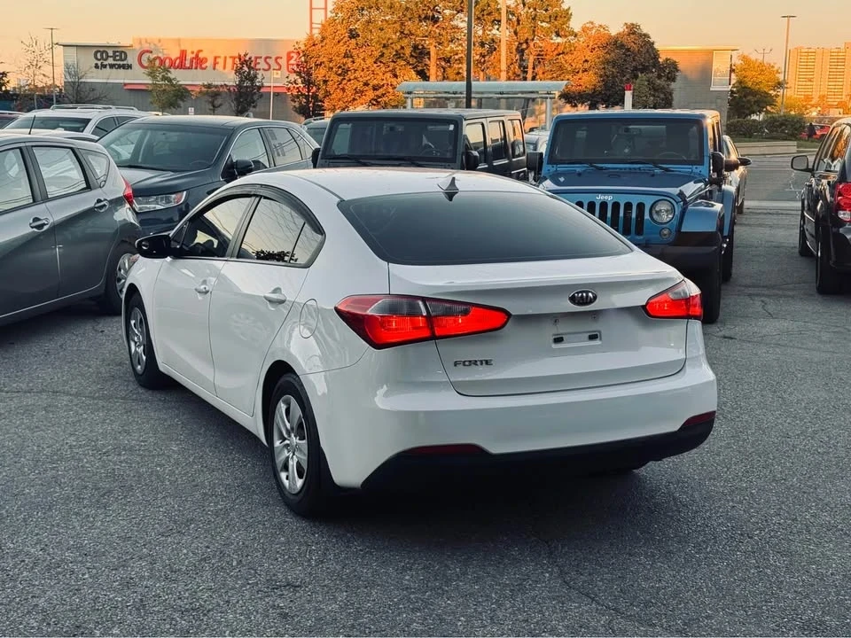 2016 Kia Forte - Image 3 of 13