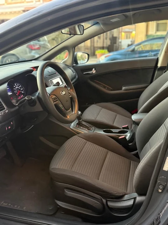 2016 Kia Forte - Image 9 of 13