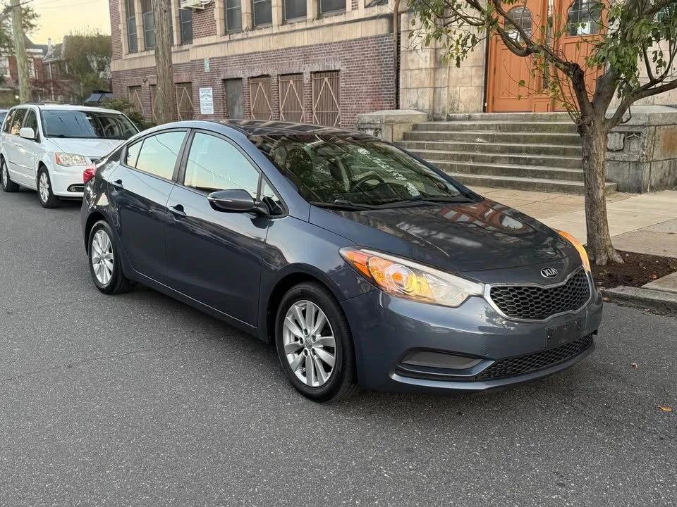2016 Kia Forte - Image 2 of 13