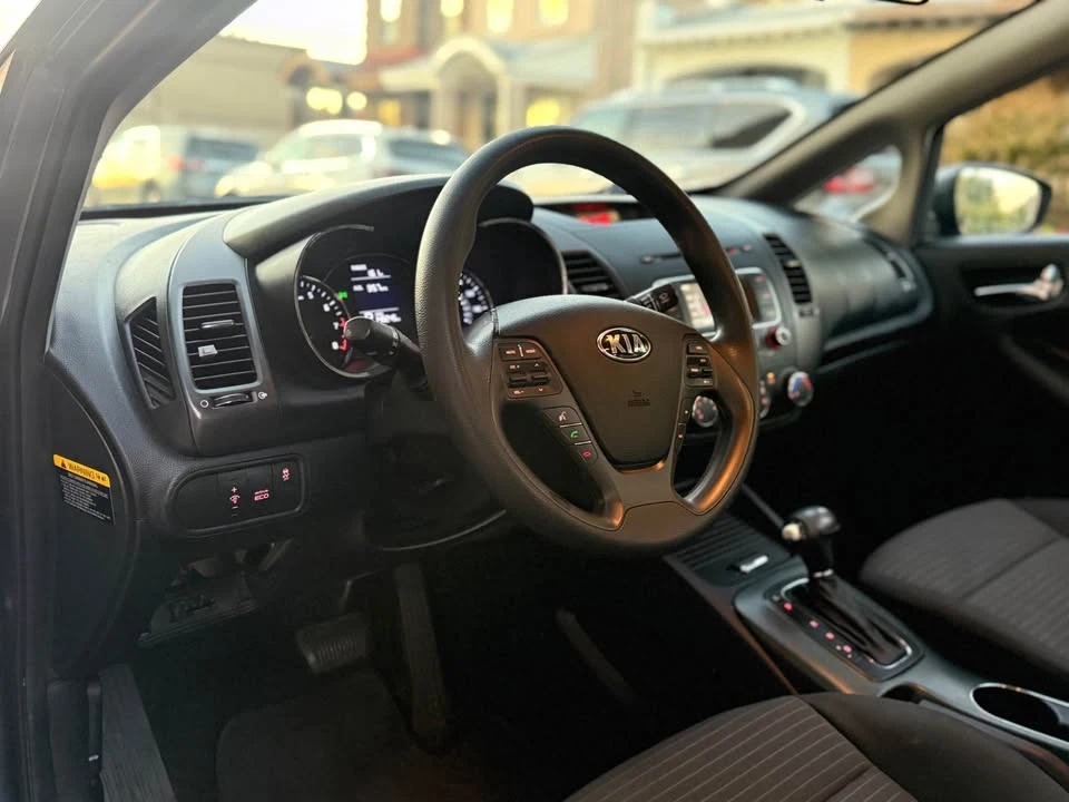 2016 Kia Forte - Image 8 of 13