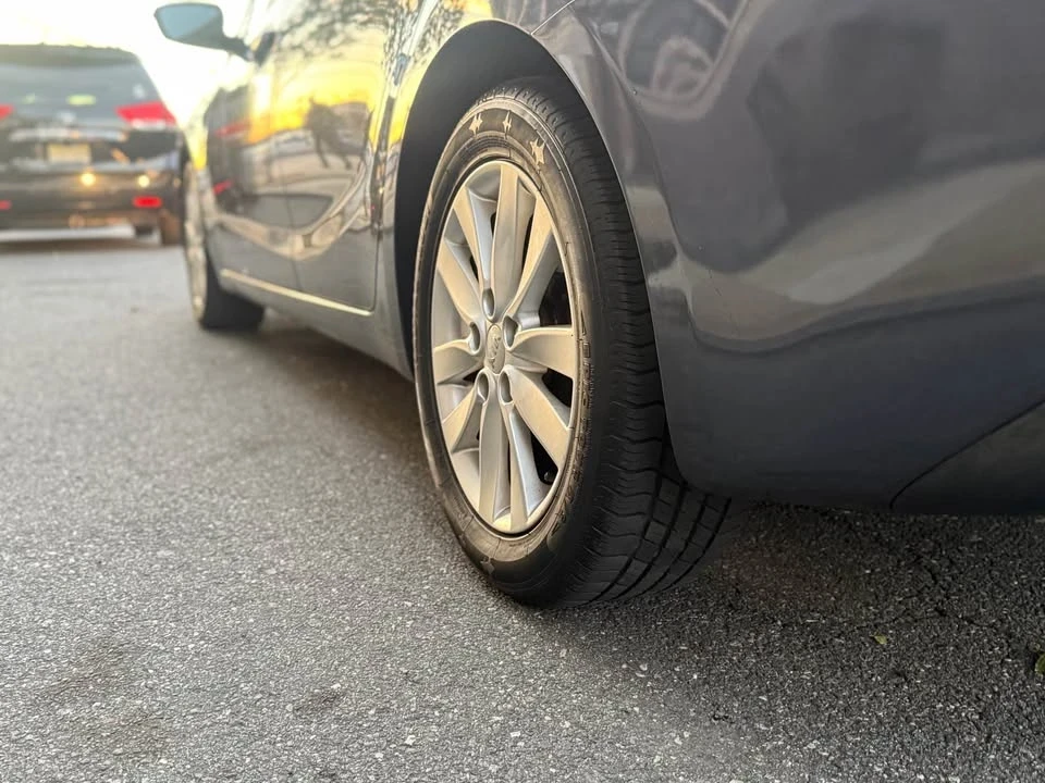 2016 Kia Forte - Image 6 of 13