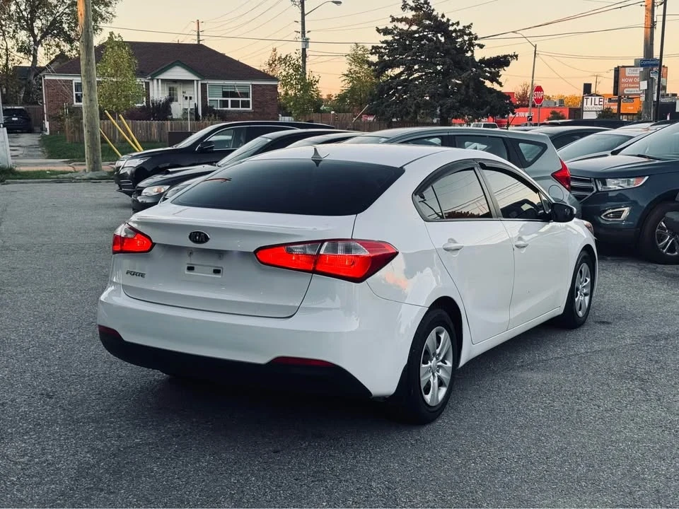 2016 Kia Forte - Image 4 of 13