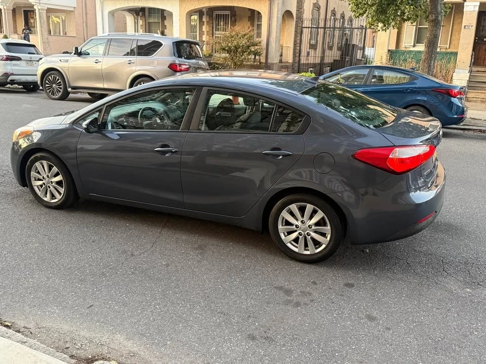 2016 Kia Forte - Image 5 of 13