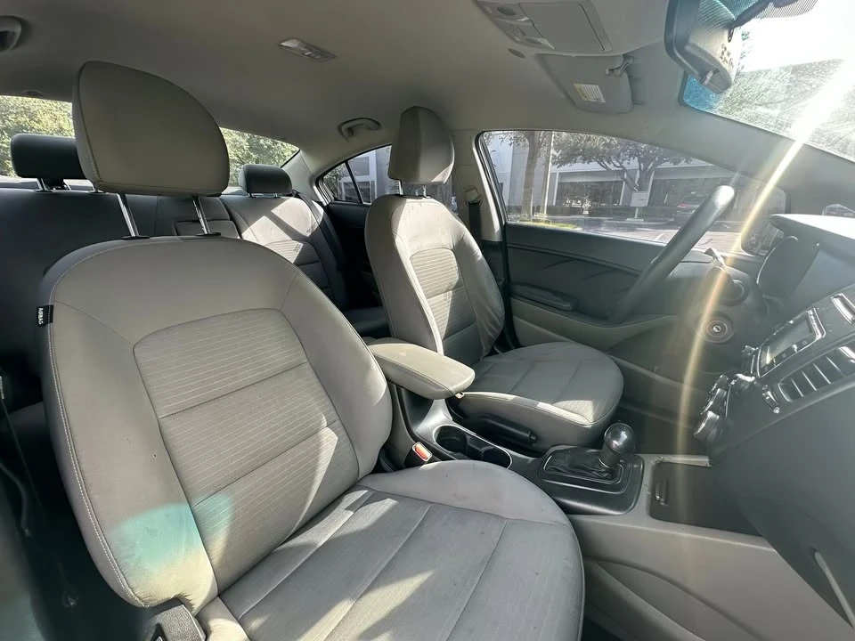 2016 Kia Forte - Image 8 of 10