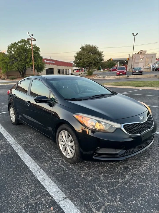 2016 Kia Forte - Image 2 of 10