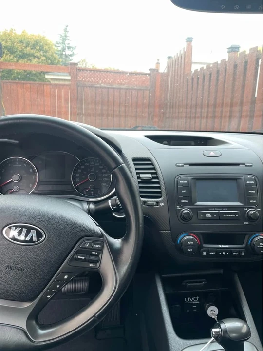 2016 Kia Forte - Image 7 of 8