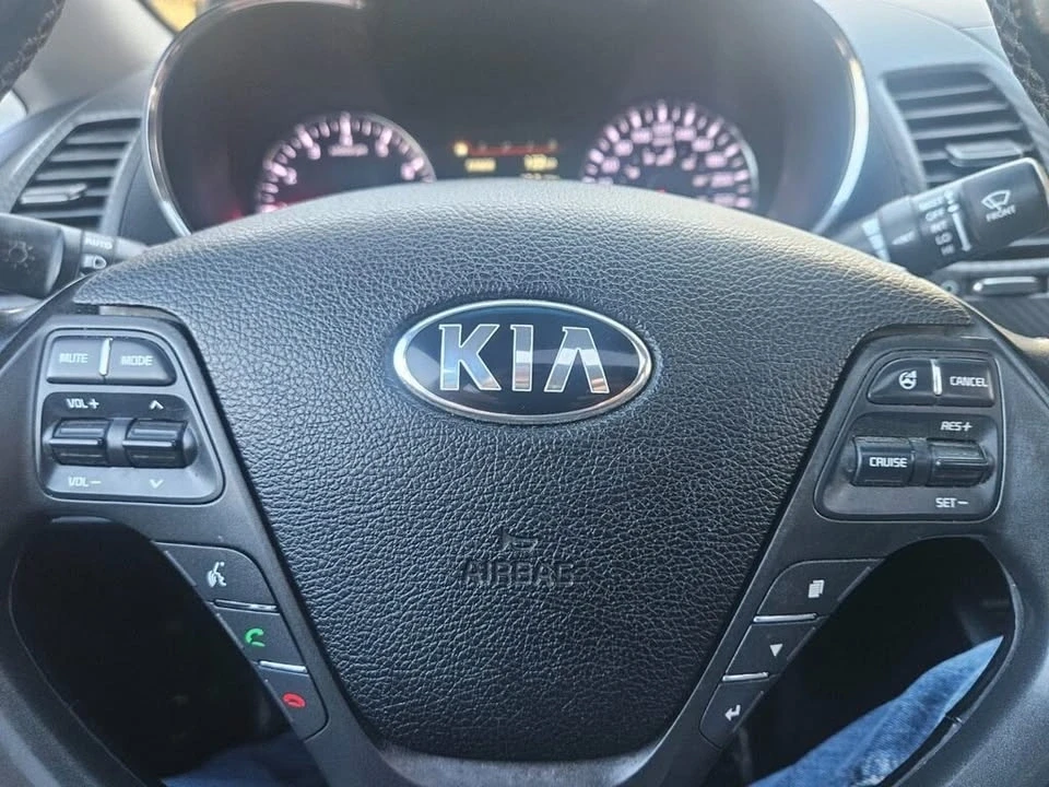 2016 Kia Forte - Image 10 of 18