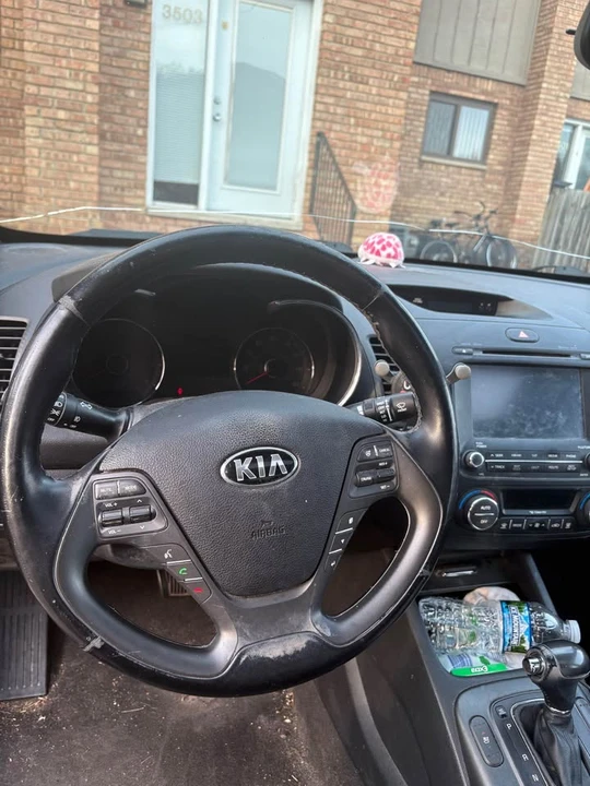 2016 Kia Forte - Image 8 of 12