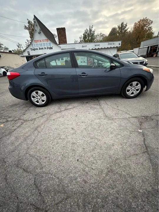 2016 Kia Forte - Image 2 of 5